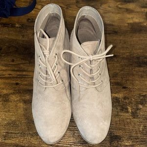 Super cute brown wedges